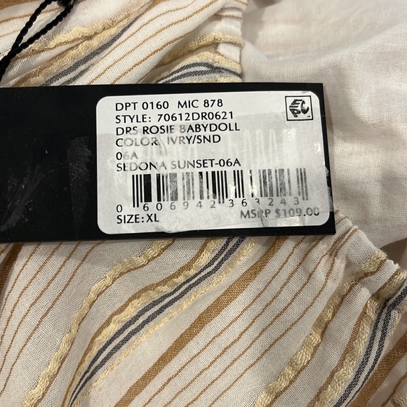 Gianni Bini Textured Rosie Babydoll Dress - Picture 5 of 9